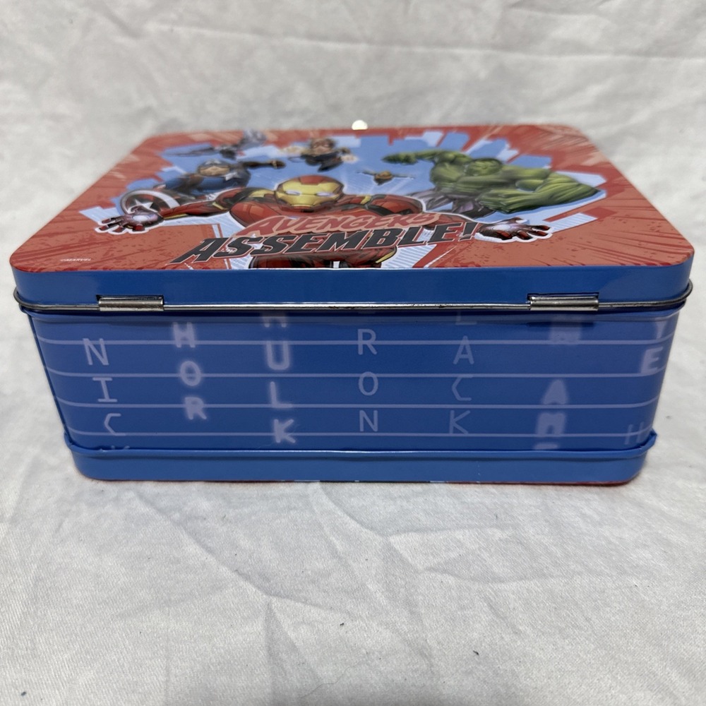 Marvel AVENGERS METAL LUNCH BOX With 48 Piece Jigsaw Puzzle - Picture 2 of 7